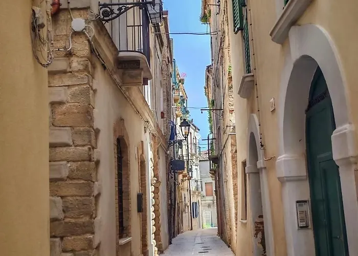 La Dimora Di Tommaso - Dimora Storica Bike Friendly Bed and Breakfast