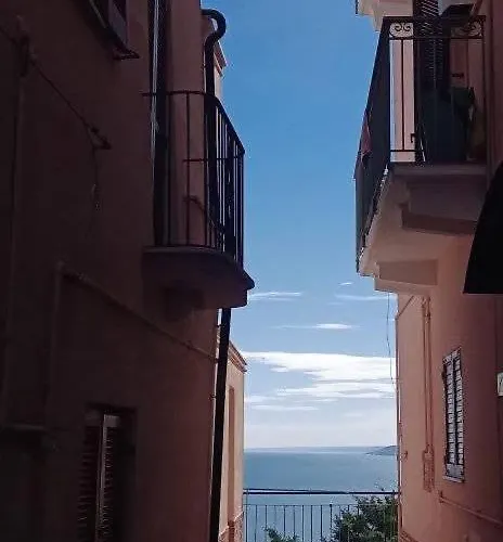 La Dimora Di Tommaso - Dimora Storica Bike Friendly Bed and Breakfast 4*